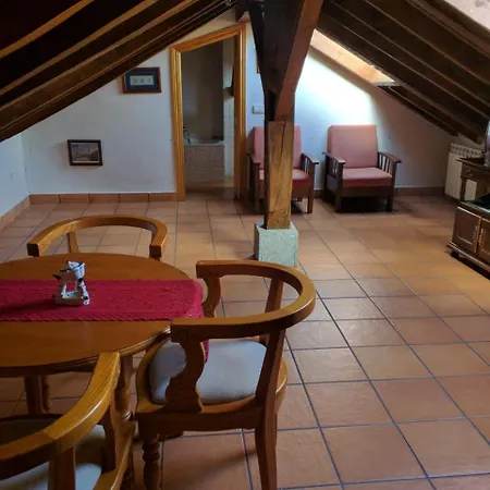 Soportales De * Peguerinos