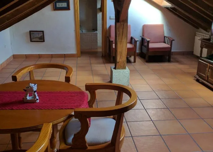 Soportales De * Peguerinos